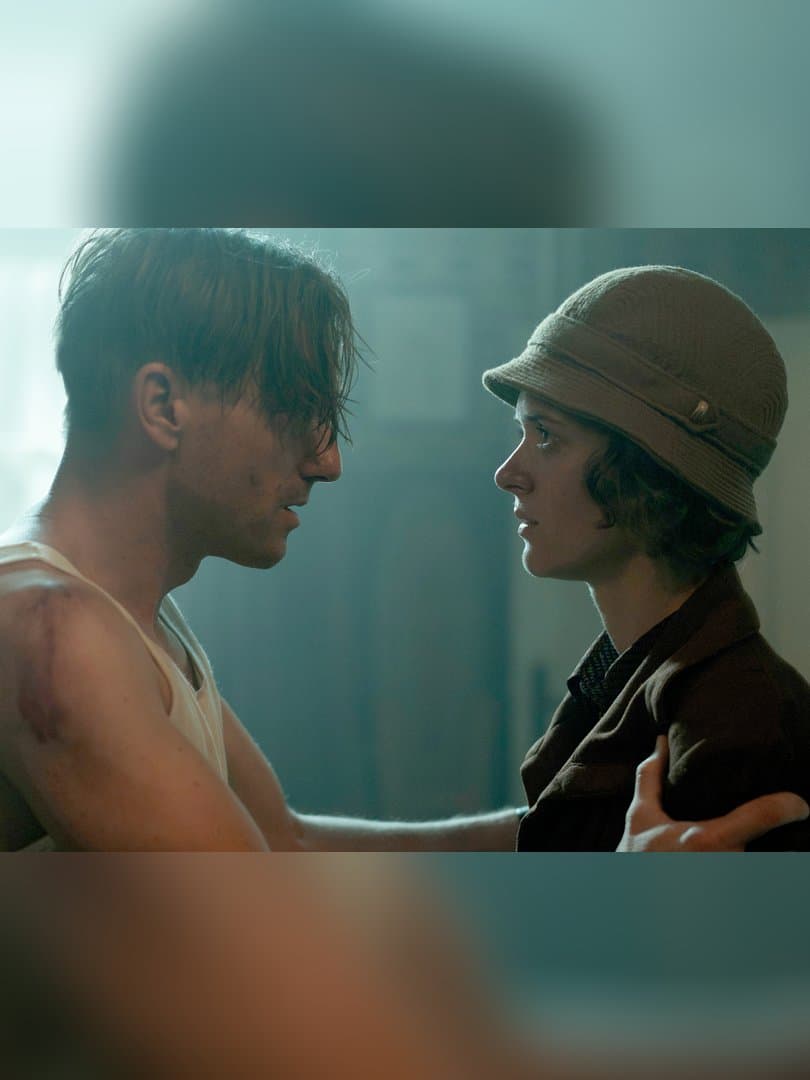 Gereon Rath (Volker Bruch) et Charlotte Ritter (Liv Lisa Fries) dans «Babylon Berlin».