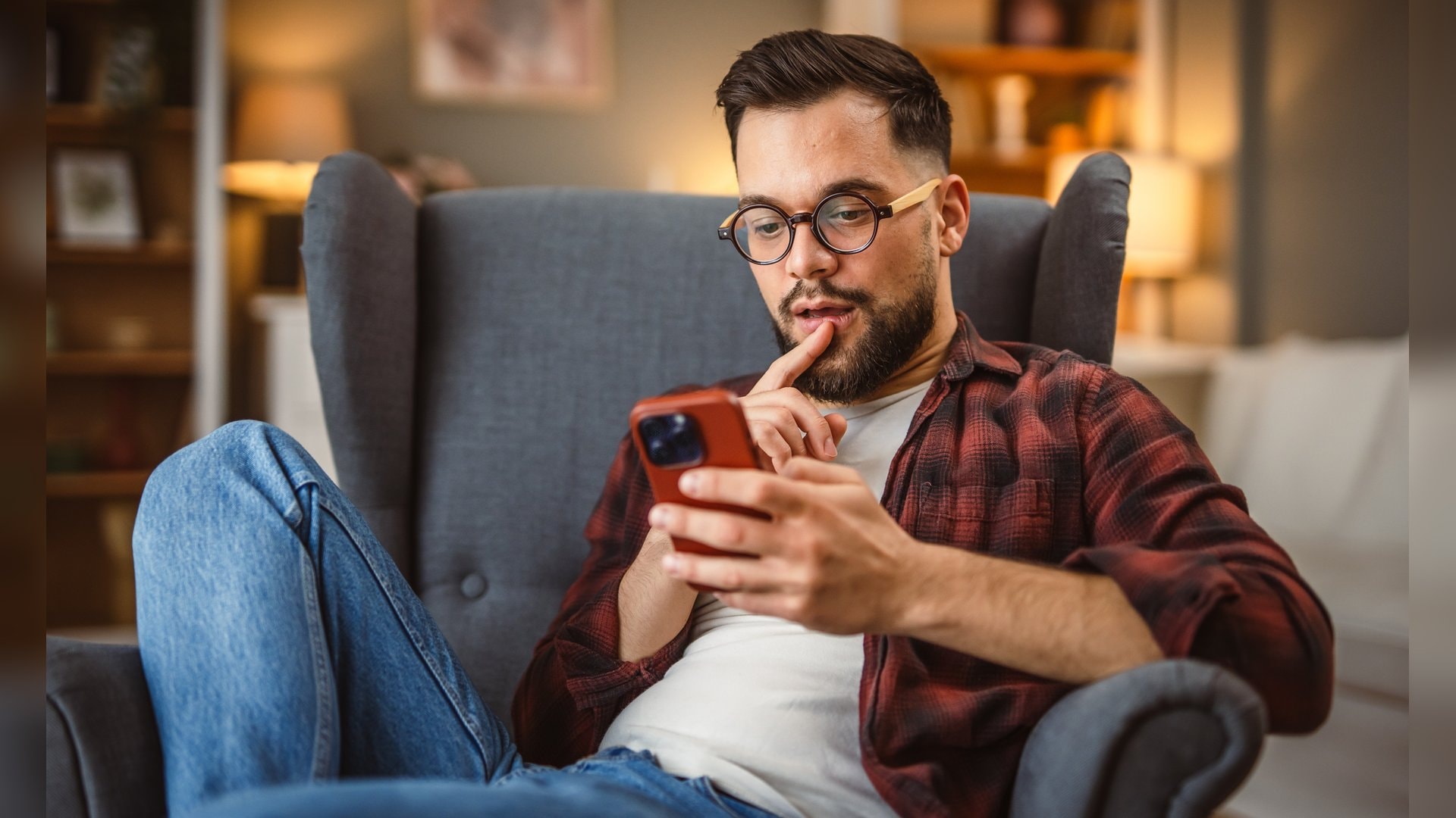 KI verändert die Art, wie wir suchen - und ist dank Smartphones immer in Griffnähe.