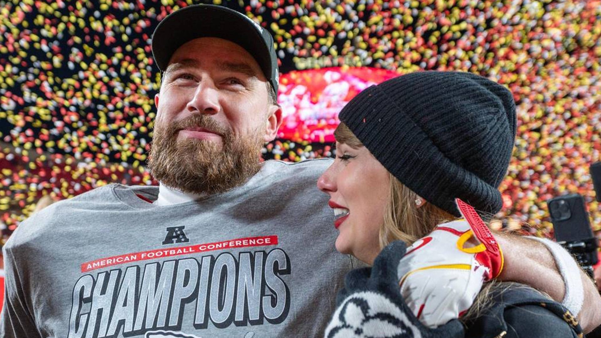 Travis Kelce und Taylor Swift zelebrierten ihre Liebe mit 1.000 Gästen im Madison Square Garden in New York City.