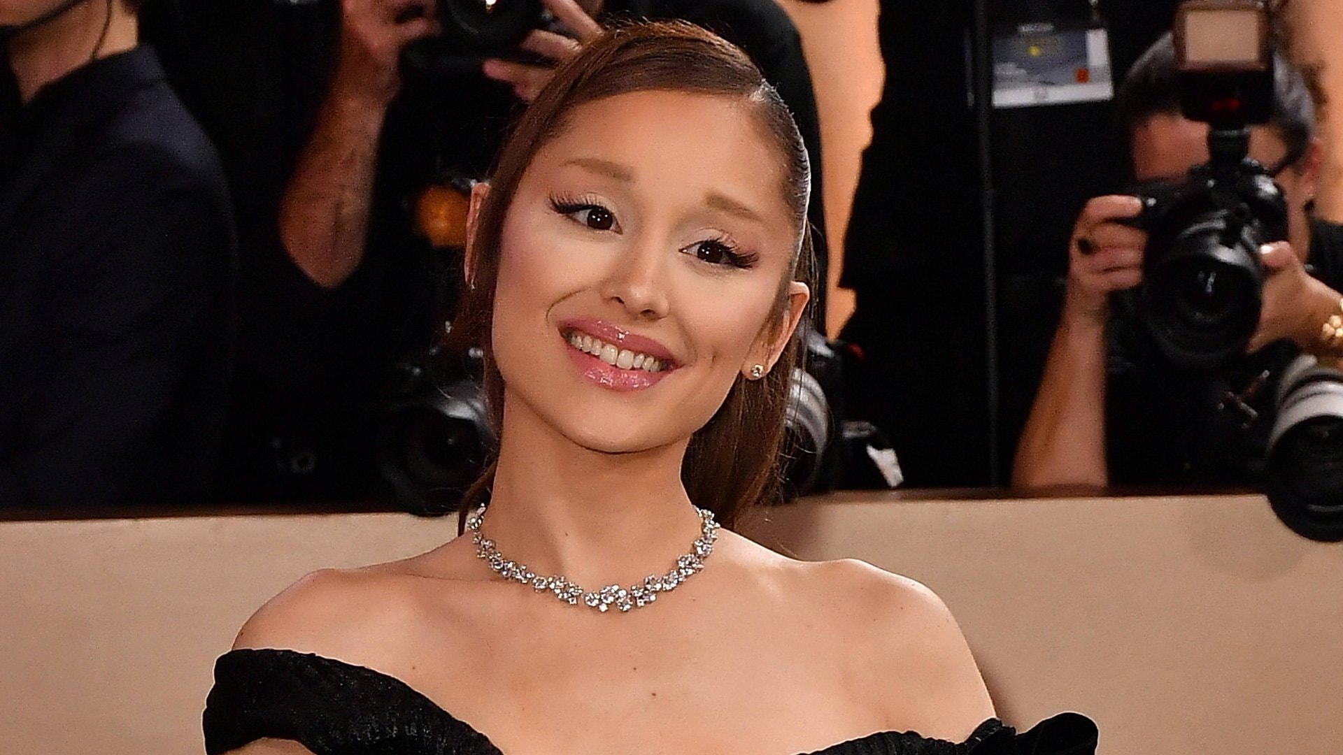 Ariana Grande war von 2015 bis 2016 schon einmal mit Ricky Álvarez liiert.