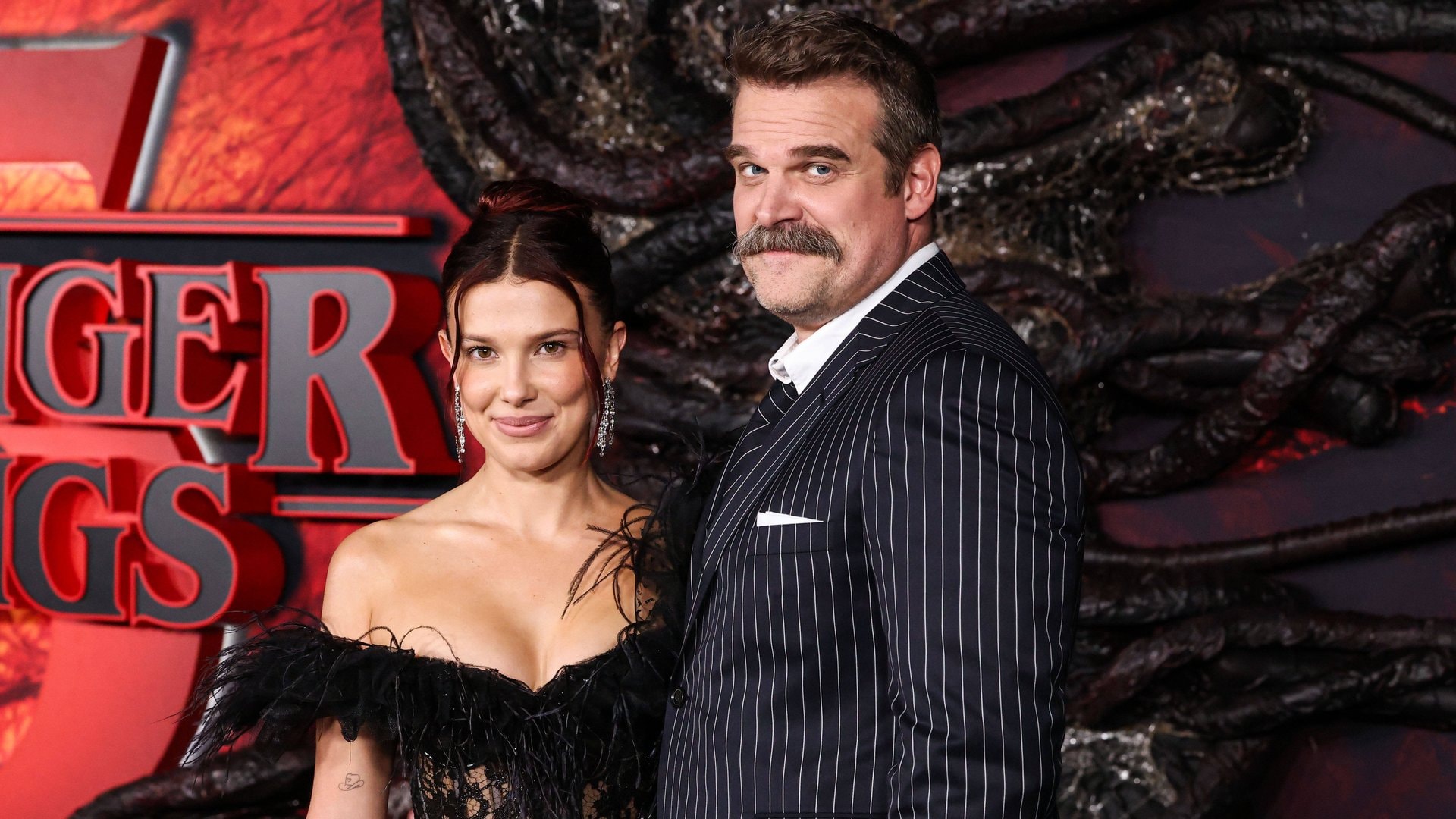 David Harbour und Millie Bobby Brown spielen erneut Vater und Tochter.
