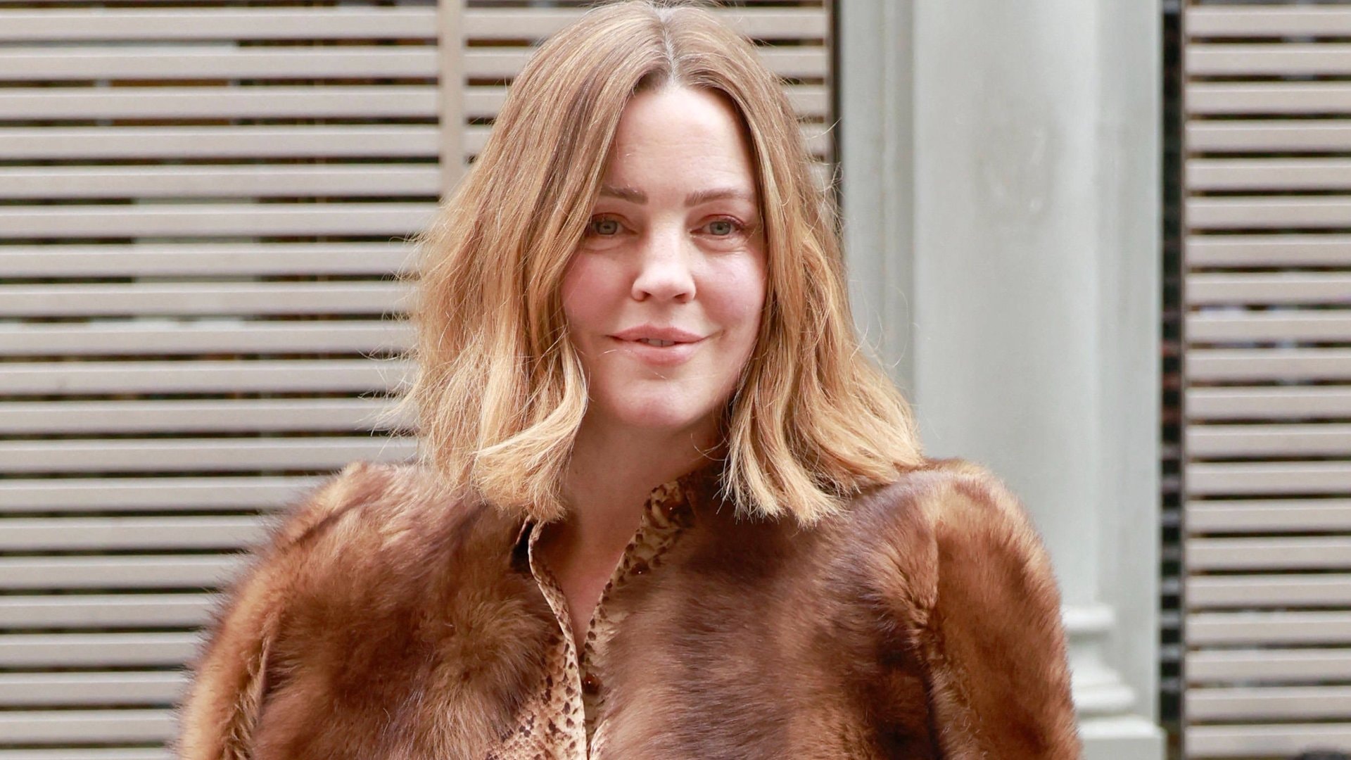 Melissa George zeigt sich als stillende Mutter auf Instagram.