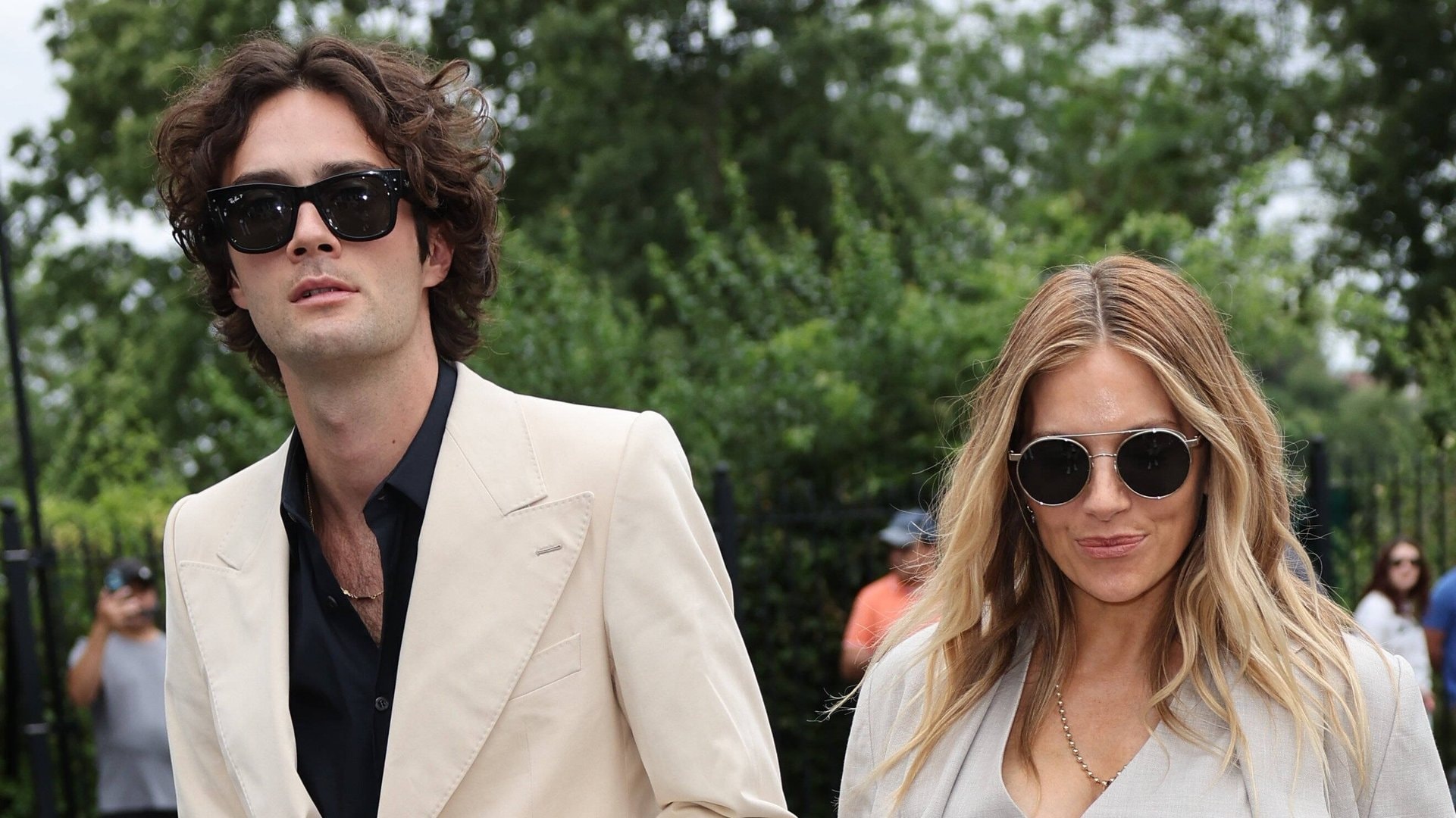 Sienna Miller und Oli Green am Samstag in Wimbledon.