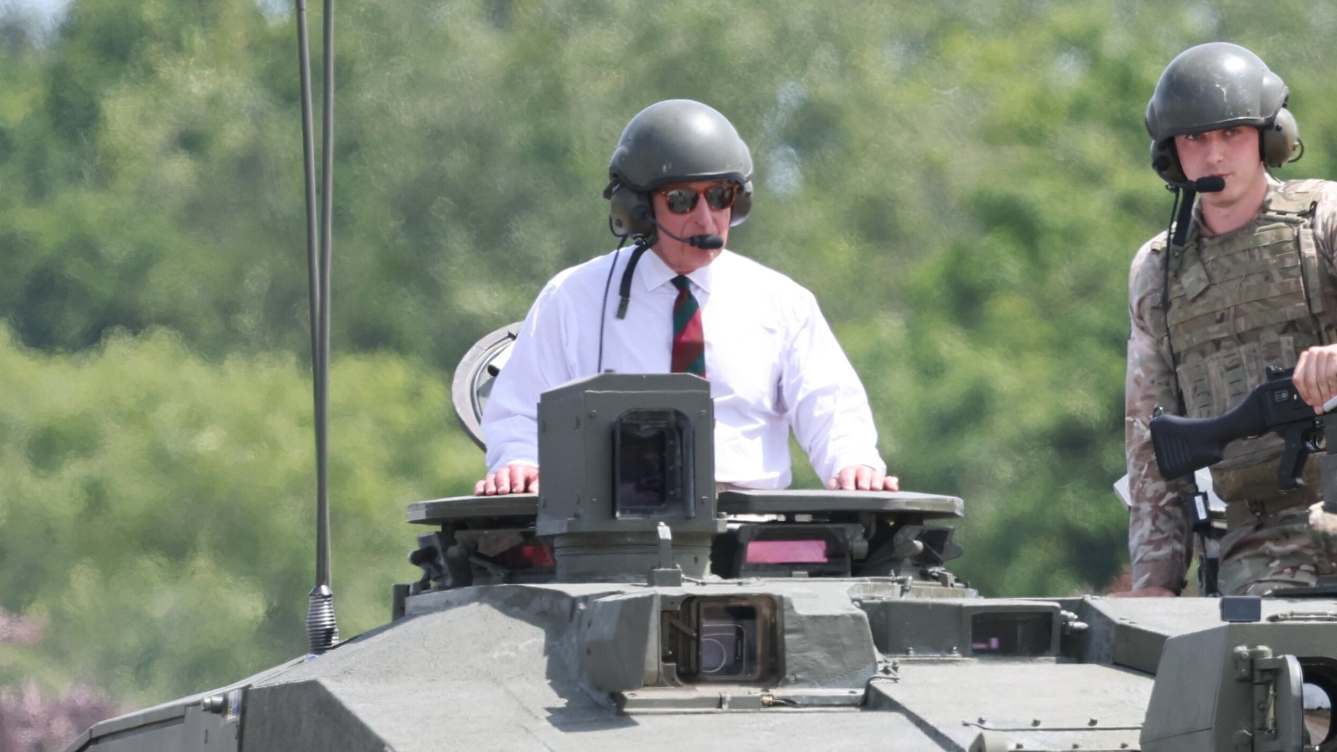 König Charles im Kampfpanzer.