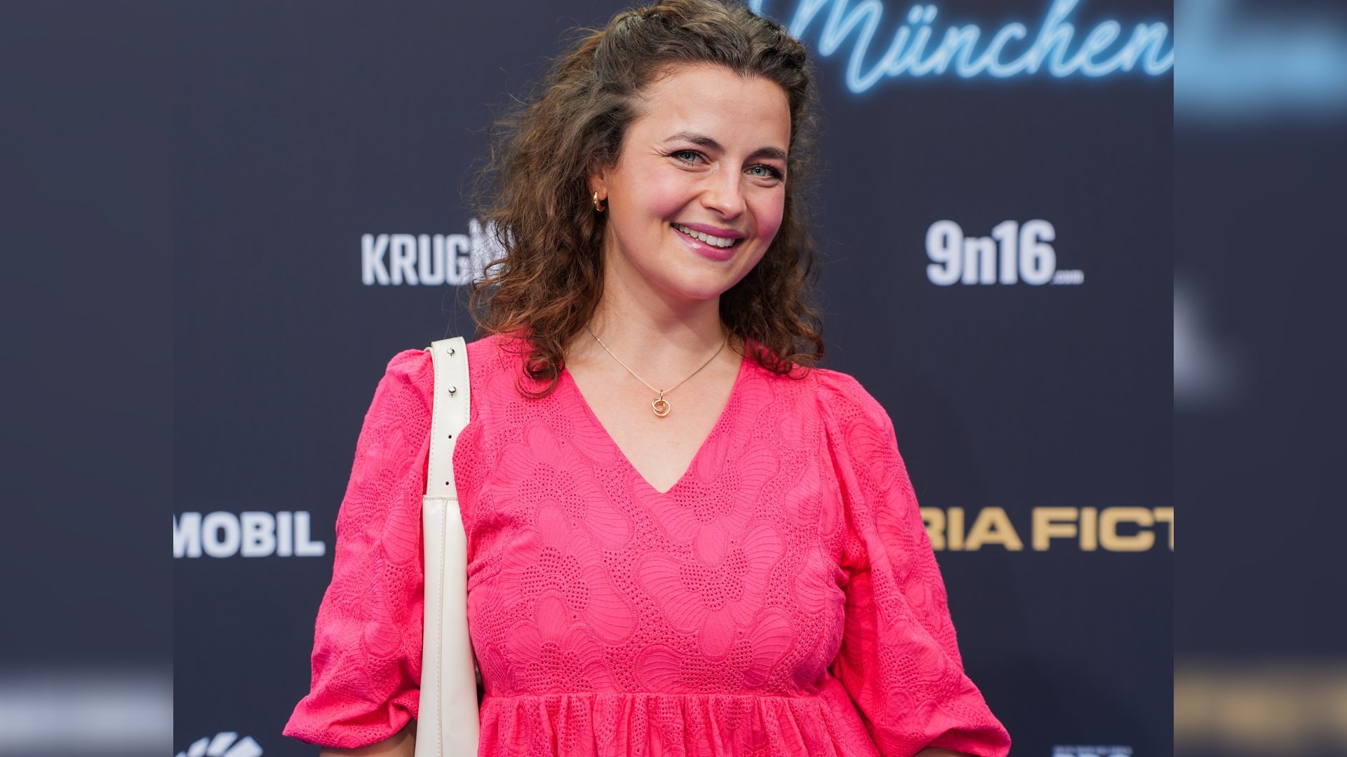 Ronja Forcher strahlte am Dienstagabend bei «Servus München», der Filmfestparty von Bavaria Studios & Bavaria Fiction.