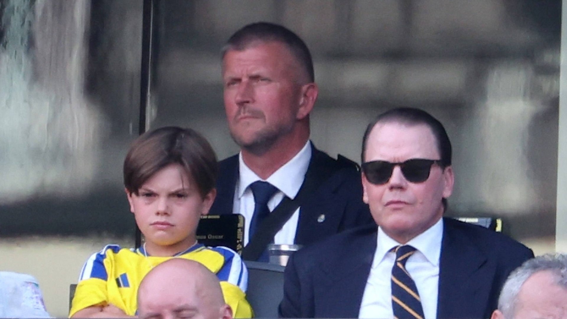 Prinz Oscar und Prinz Daniel (re.) auf der Tribüne beim Spiel Frankreich gegen Schweden in New Jersey.