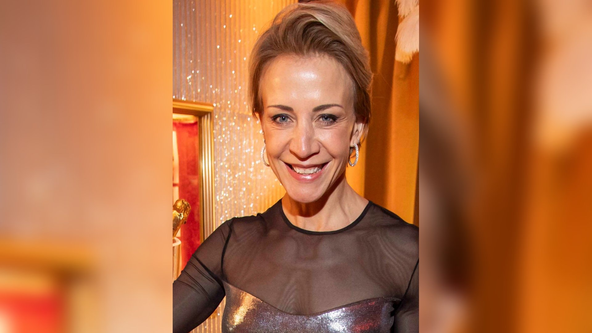 Schauspielerin Annika Ernst korrigiert einen alten Fehler.