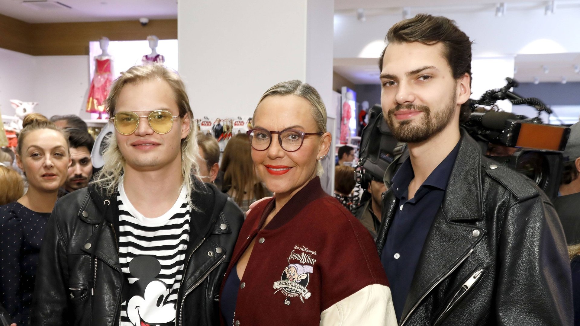 Natascha Ochsenknecht mit ihren Söhnen Wilson Gonzalez (l.) und Jimi Blue.