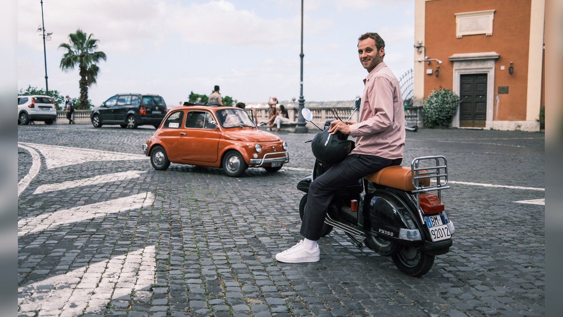 Grosse Stadt, kleine Autos: Leon Windscheid in Rom.