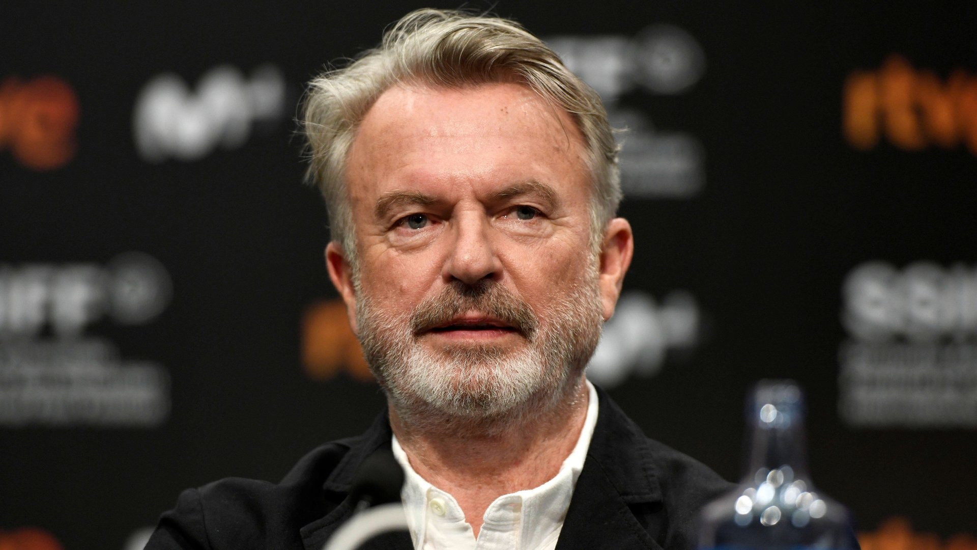 Sam Neill starb an einer Lungenentzündung. Das bestätigt nun seine Familie.