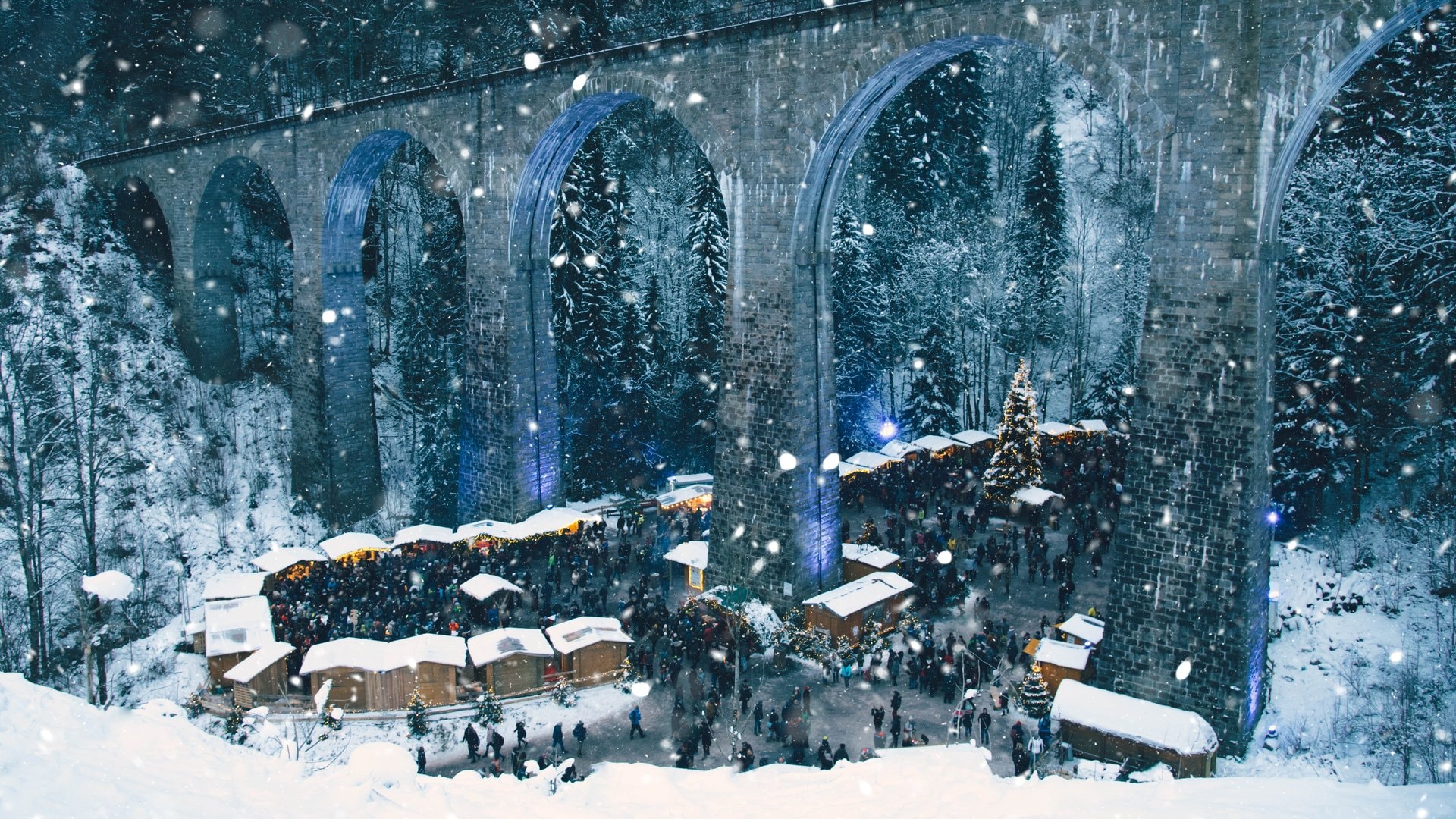 Der Weihnachtsmarkt in der Ravennaschlucht in Breitnau zählt zu den schönsten Deutschlands.