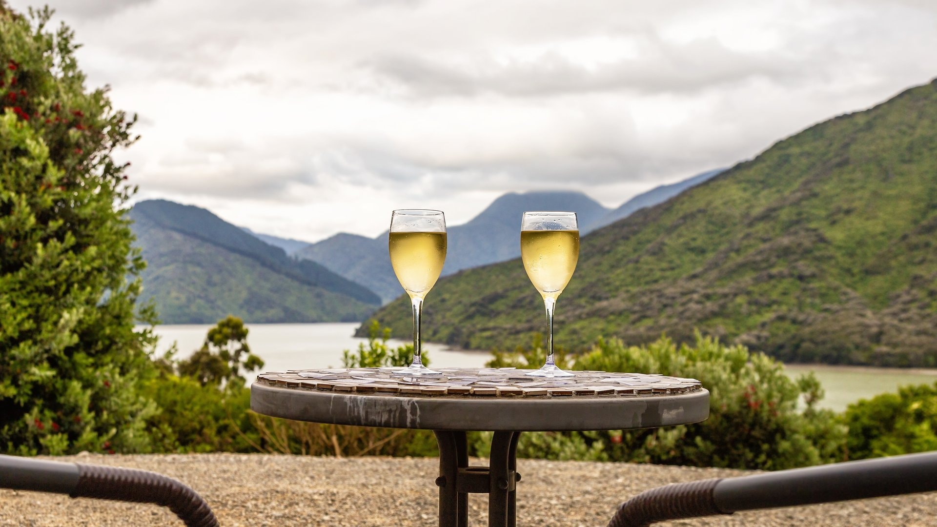 Wer eine Genussreise im kommenden Jahr plant, bekommt jetzt vielleicht schon Inspiration für ein mögliches Ziel. Der Guide Michelin führt bald erstmals Restaurants in Neuseeland.