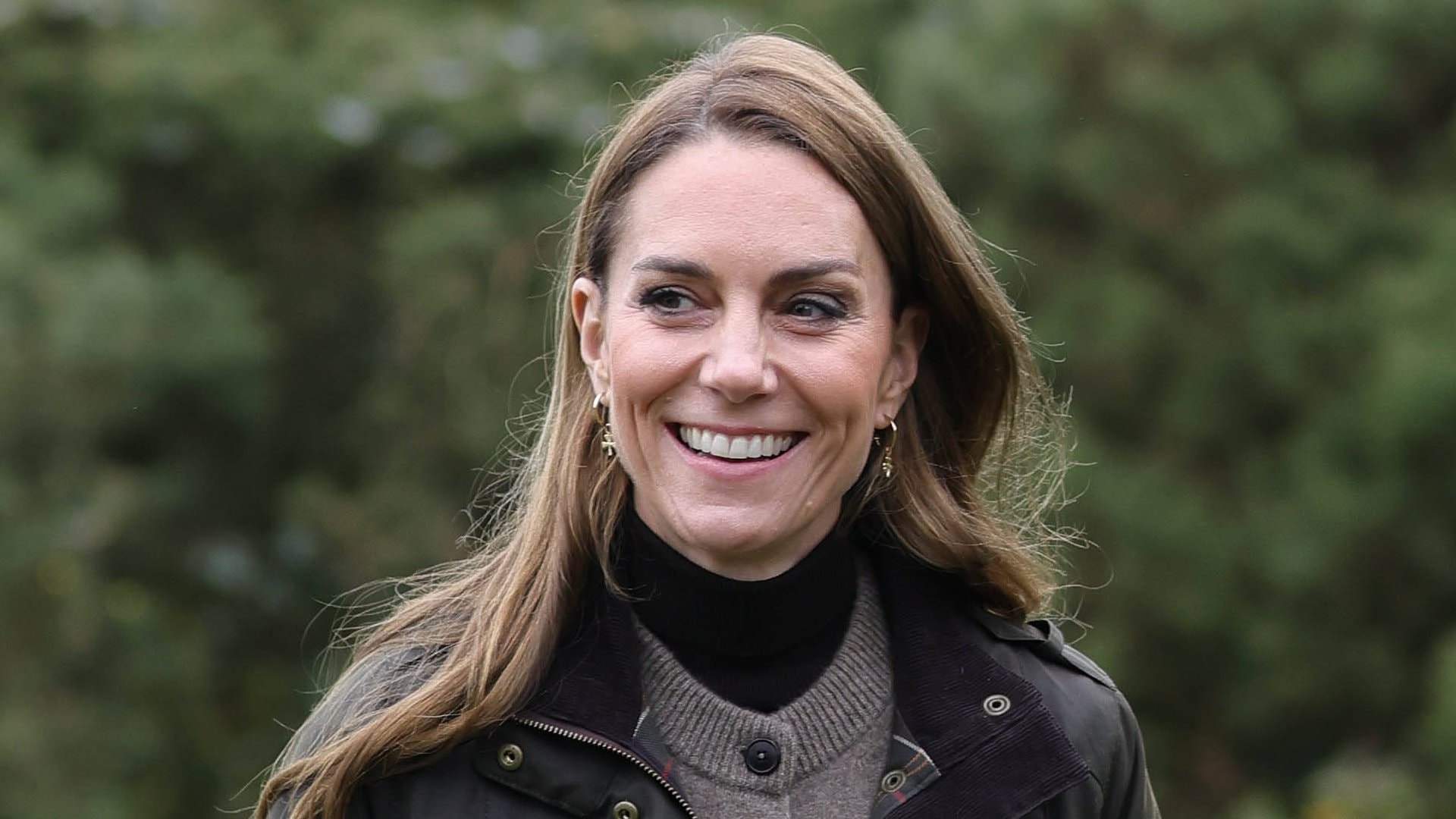 Prinzessin Kate kann wieder strahlen. Sie befindet sich dank einer erfolgreichen Chemotherapie in Remission. Auch diese Stars sagten dem Krebs den Kampf an.