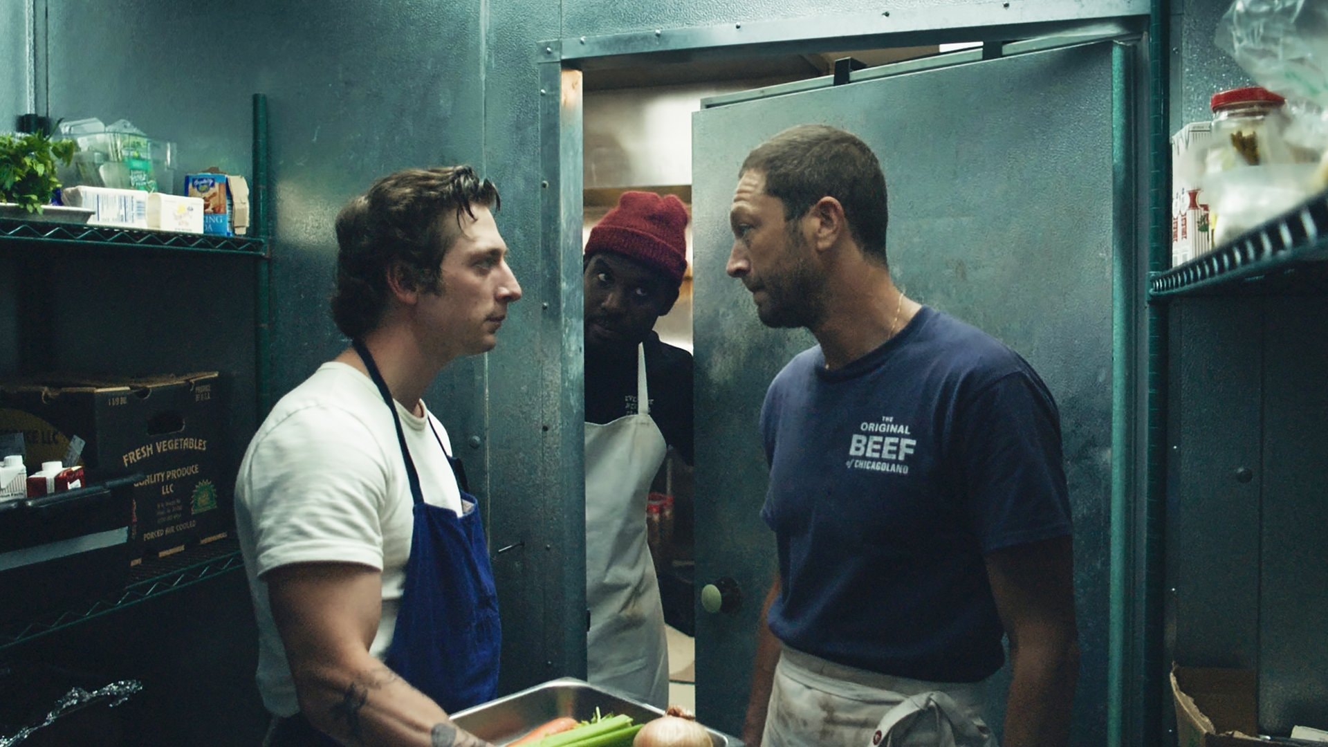 Wenn zwei sich streiten, guckt der Dritte: Zwischen Carmen "Carmy" Berzatto (Jeremy Allen White, l.) und Richie (Ebon Moss-Bachrach, r.) herrschte fast vier Staffeln von "The Bear: King of the Kitchen" lang dicke Luft.