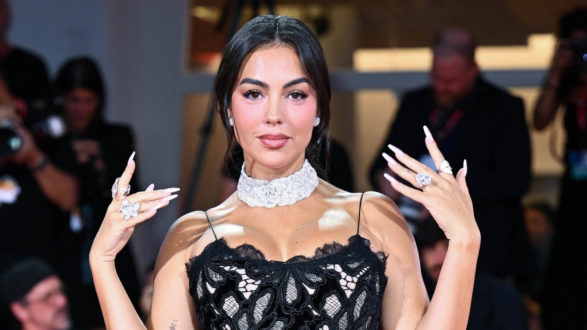 Georgina Rodríguez wehrt sich auf Instagram gegen Kommentare zu ihrem Körper.