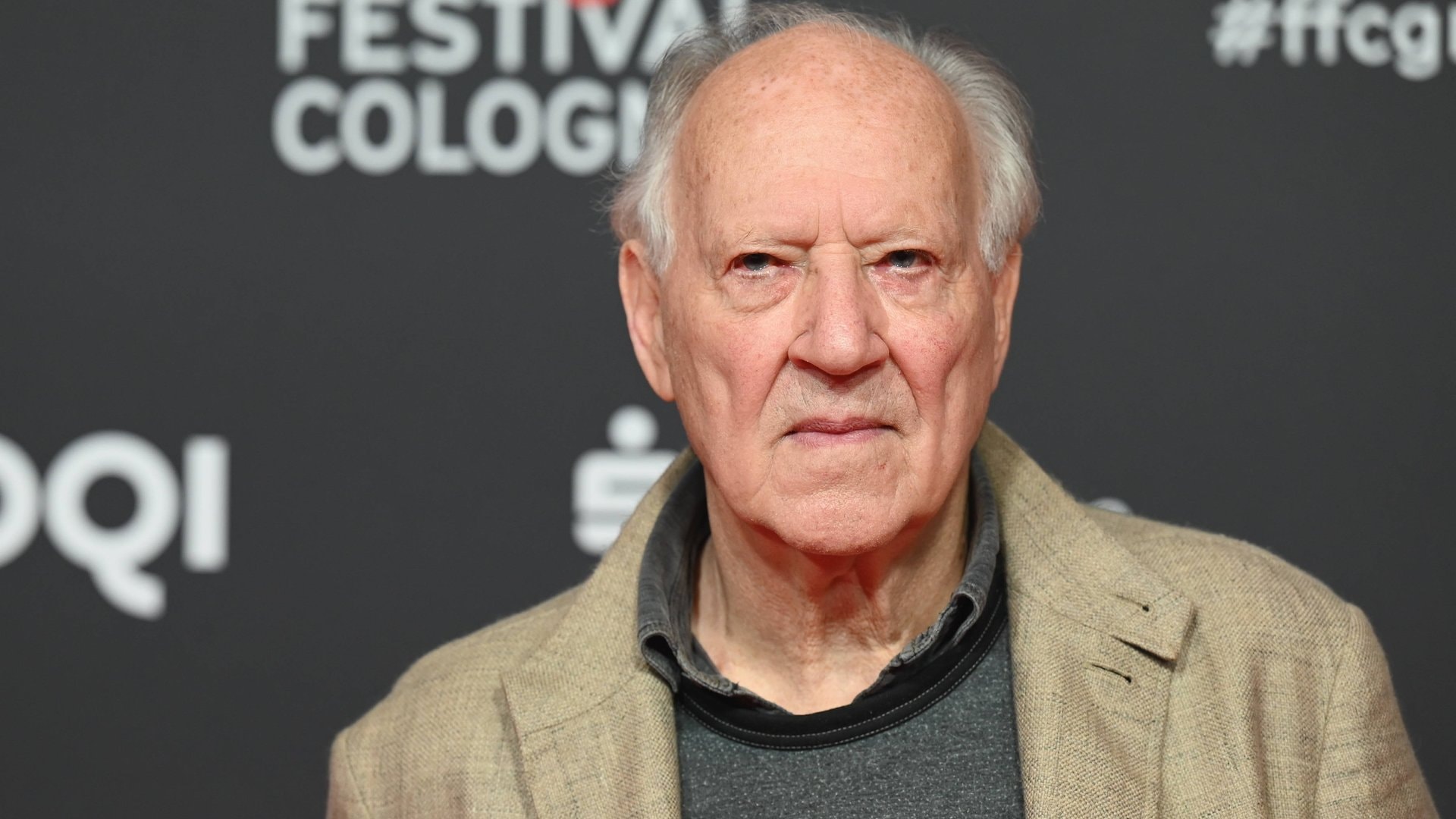 Werner Herzog erhält in San Sebastián eine Auszeichnung.