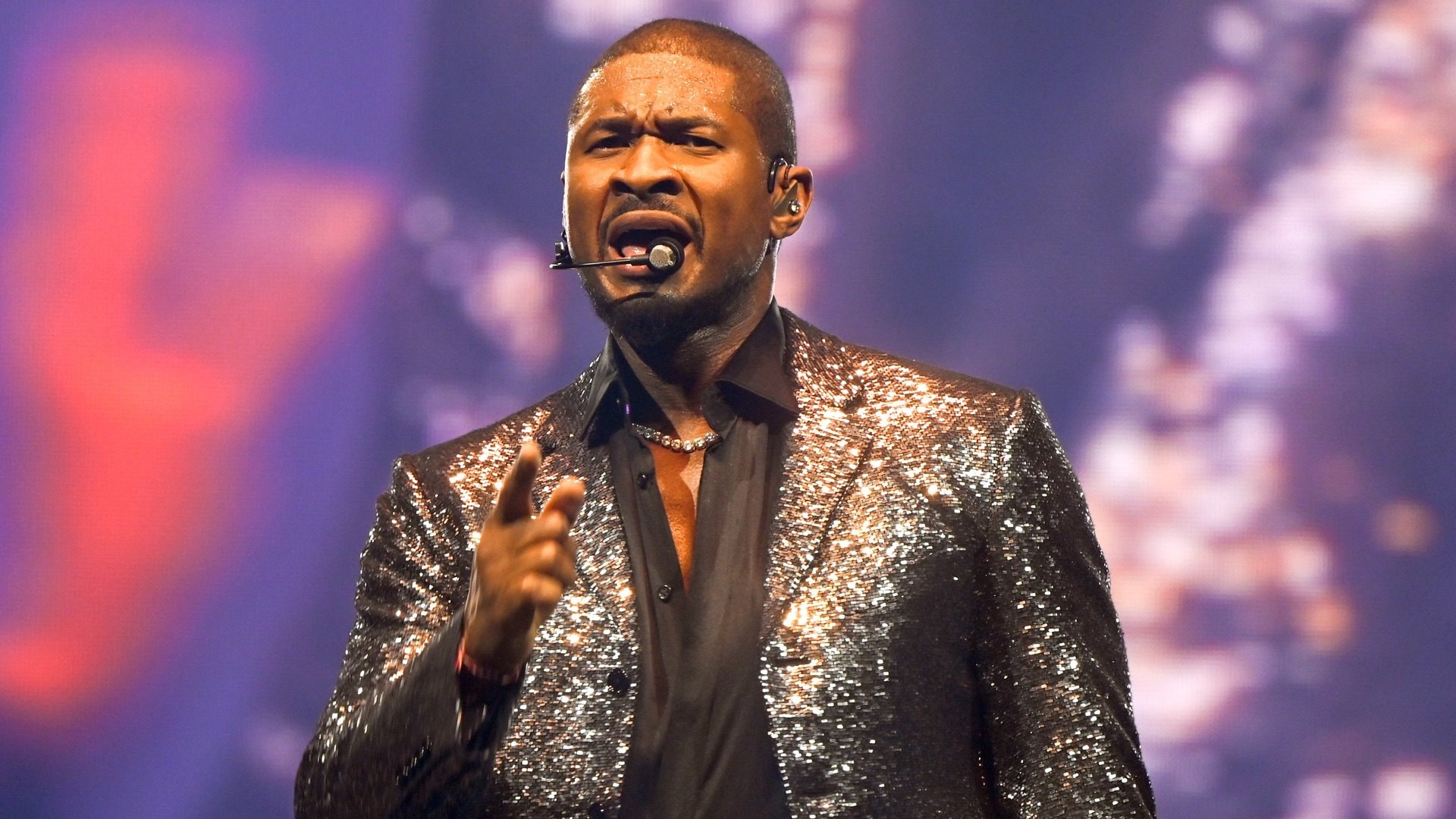 Usher auf der Bühne.