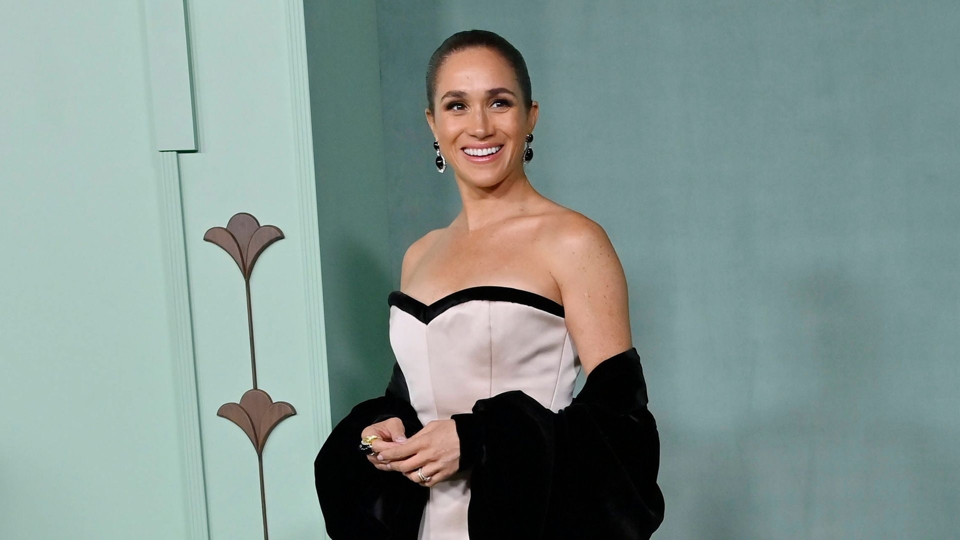 Kürzlich wurde behauptet, dass Herzogin Meghan über das Familientreffen mit König Charles III. und Königin Camilla gesprochen haben soll.