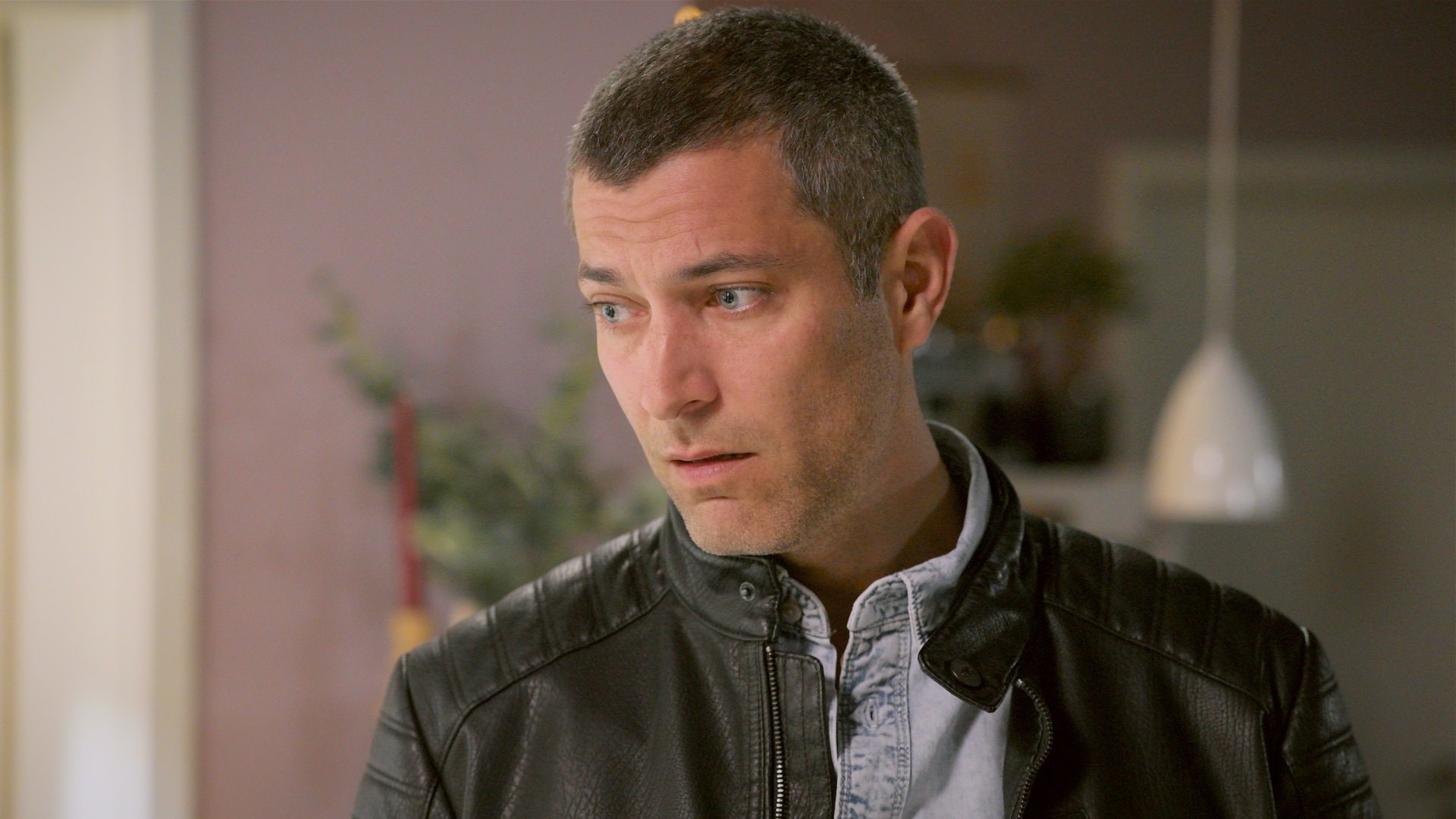 « Alles was zählt » : Dragan ressent le besoin de réparer ce qu'il a causé.