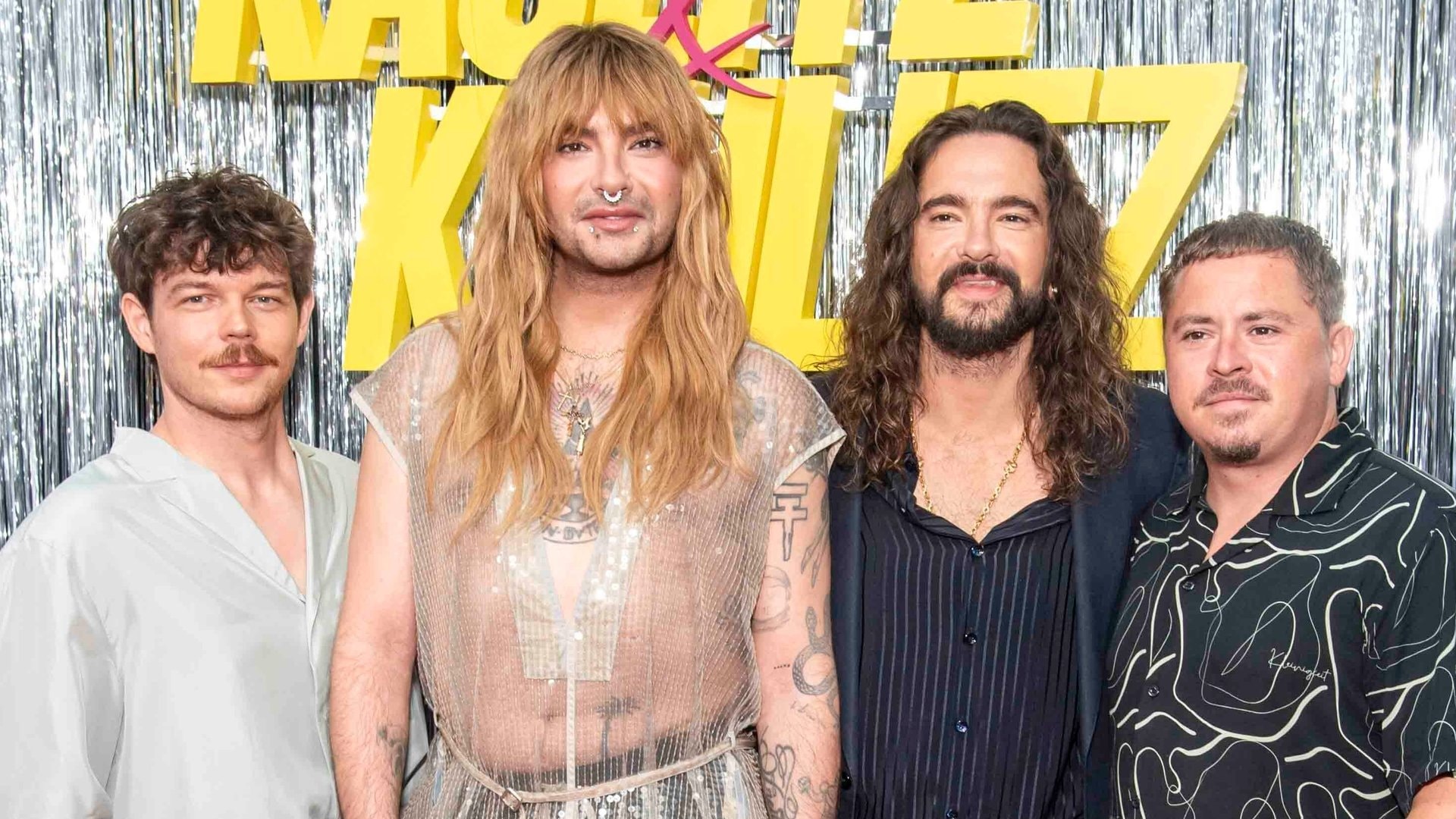Bill Kaulitz (2.v.l.) mit seinen Tokio-Hotel-Bandkollegen bei der «Kaulitz & Kaulitz»-Premiere im Juli in Berlin.