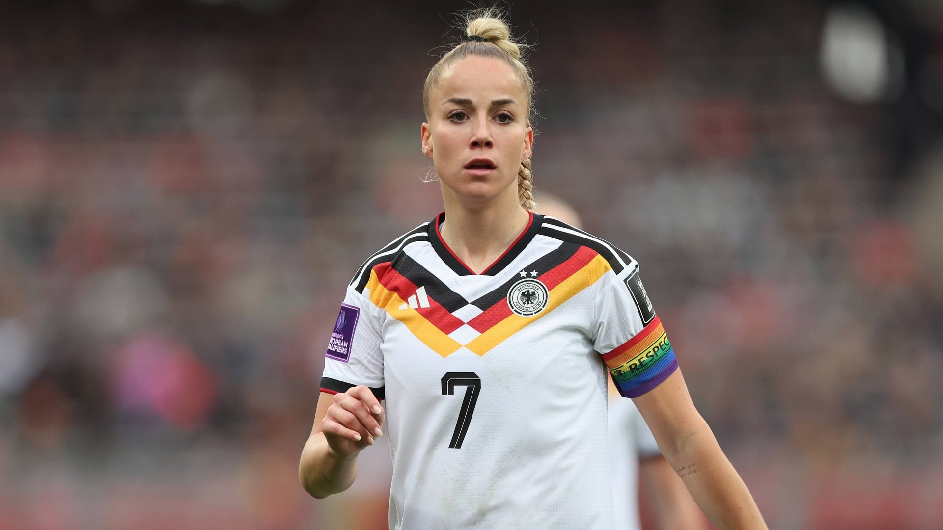La capitaine de la DFB Giulia Gwinn est à nouveau célibataire.