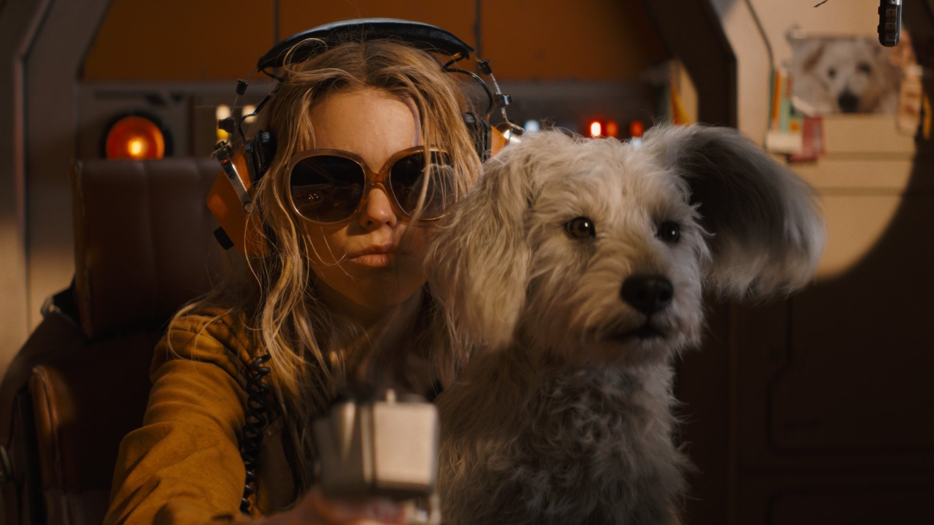 "Supergirl": Kara Zor-El alias Supergirl und ihr Hund Krypto fliegen von Planet zu Planet - sie auf der Flucht vor Einsamkeit, er einfach so.