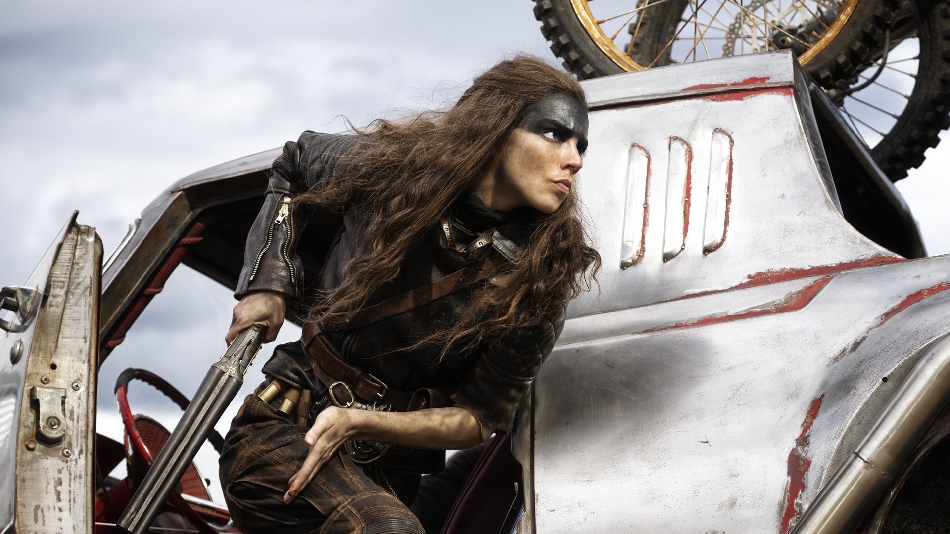 «Furiosa: A Mad Max Saga»: Furiosa (Anya Taylor-Joy) verteidigt sich mit allen Mitteln.