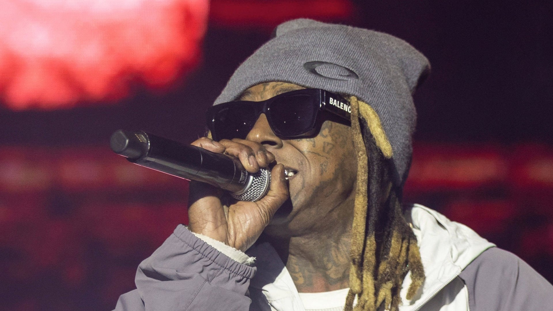 Weshalb Lil Wayne nicht auftrat, bleibt unklar.