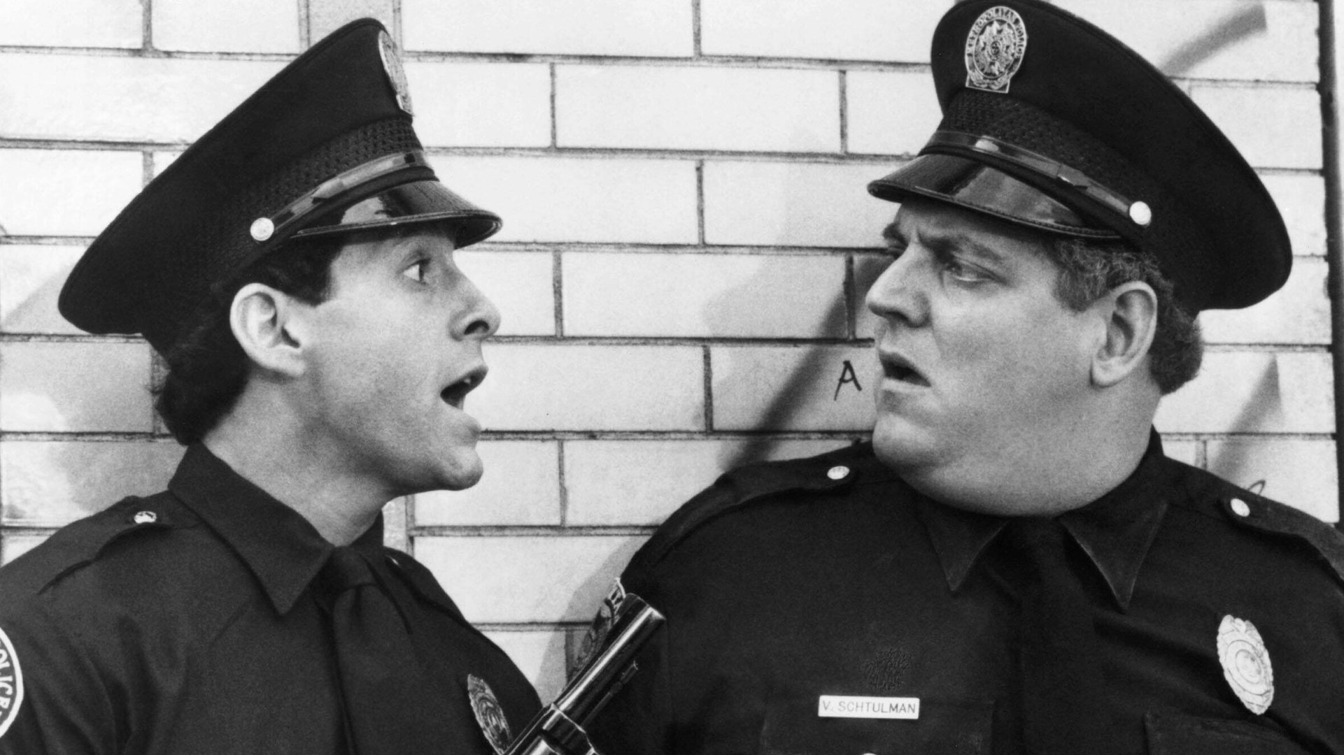 Peter Van Norden (r.) in einer Szene aus «Police Academy 2» mit Kollege Steve Guttenberg.