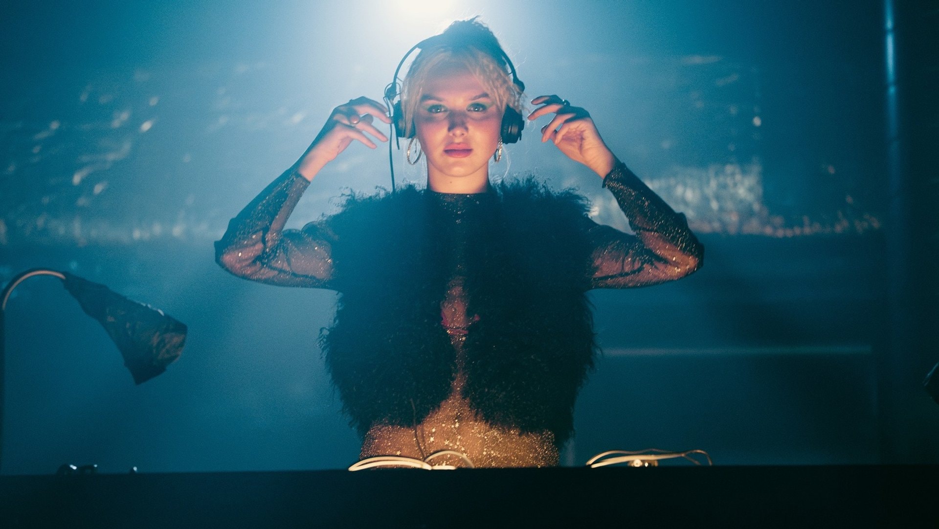 Jule Hermann als Linda Bierwirth in «München Beats».