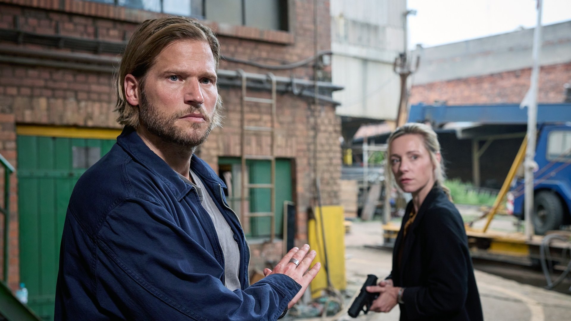 «Einsatz Seeler - Ein Lübeck-Krimi»: Eric Seeler (Sebastian Ströbel, v.) und seine Kollegin Hannah Voigt (Friederike Linke).