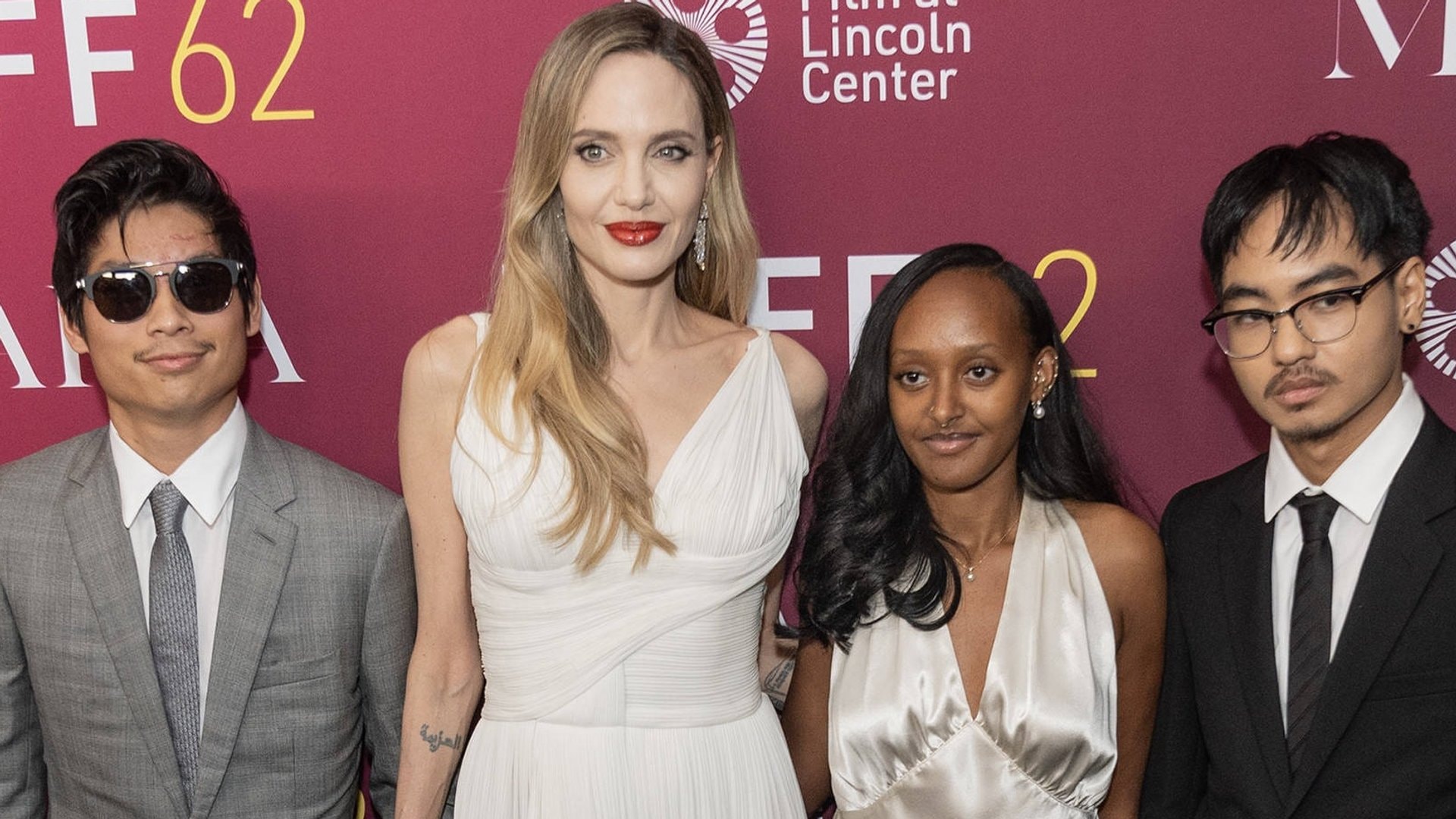 Angelina Jolie wird immer mal wieder von einigen ihrer Kinder begleitet - wie hier von Pax (l.), Zahara und Maddox bei der «Maria»-Premiere in New York City im September 2024.