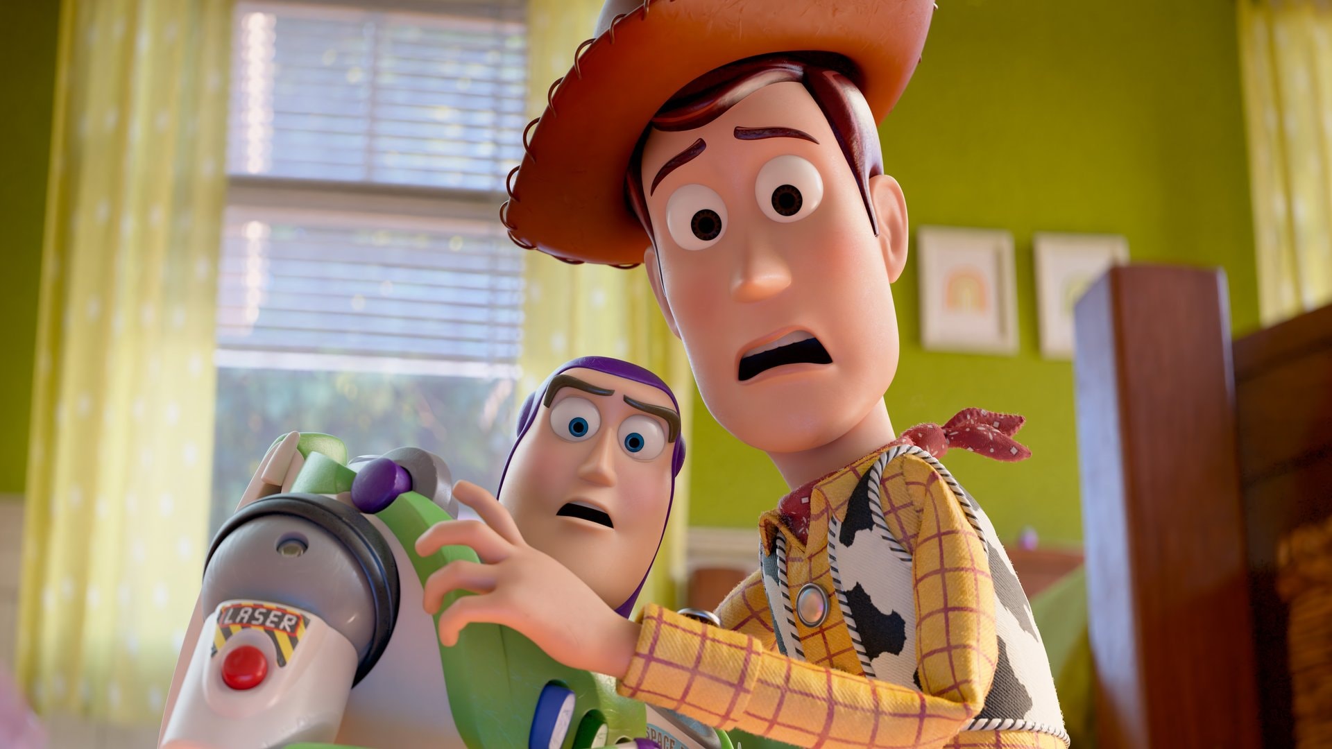 Buzz Lightyear et Woody dans « Toy Story 5 ».
