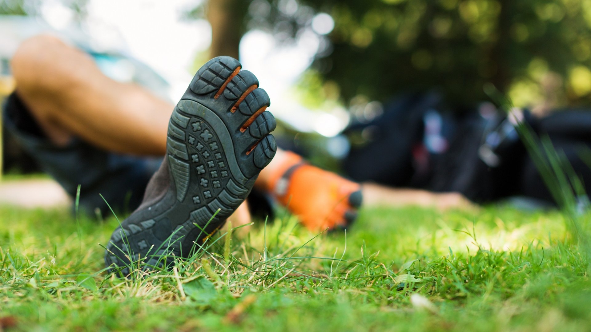 Les chaussures pieds nus sont sur toutes les lèvres.