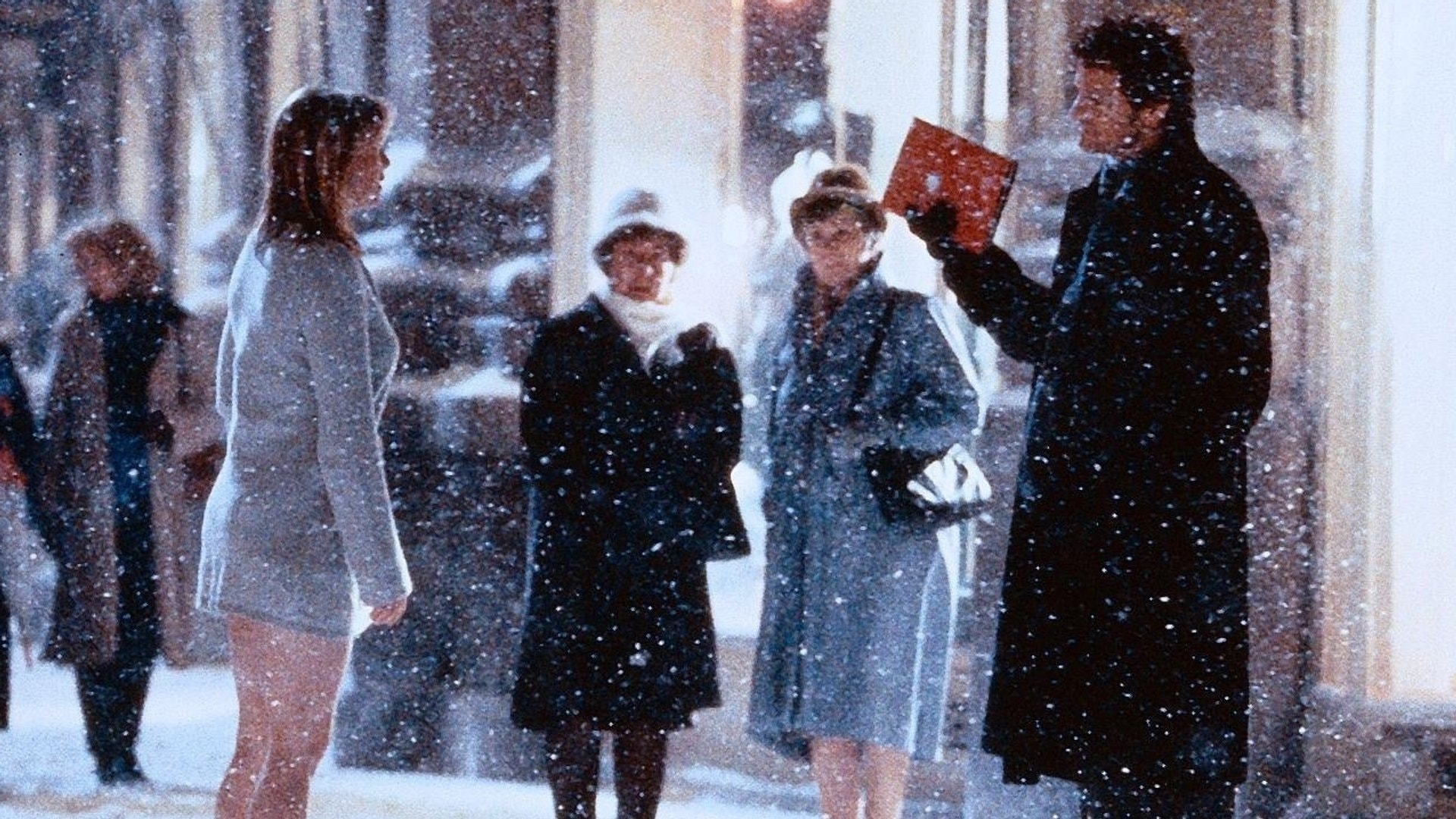 In «Bridget Jones - Schokolade zum Frühstück» gewinnt Renée Zellweger (l.) auf ihre ganz eigene Art und Weise das Herz von «Mr. Darcy» Colin Firth. Die gesamte Film-Quadrologie gehört zu den modernen Weihnachtsklassikern.