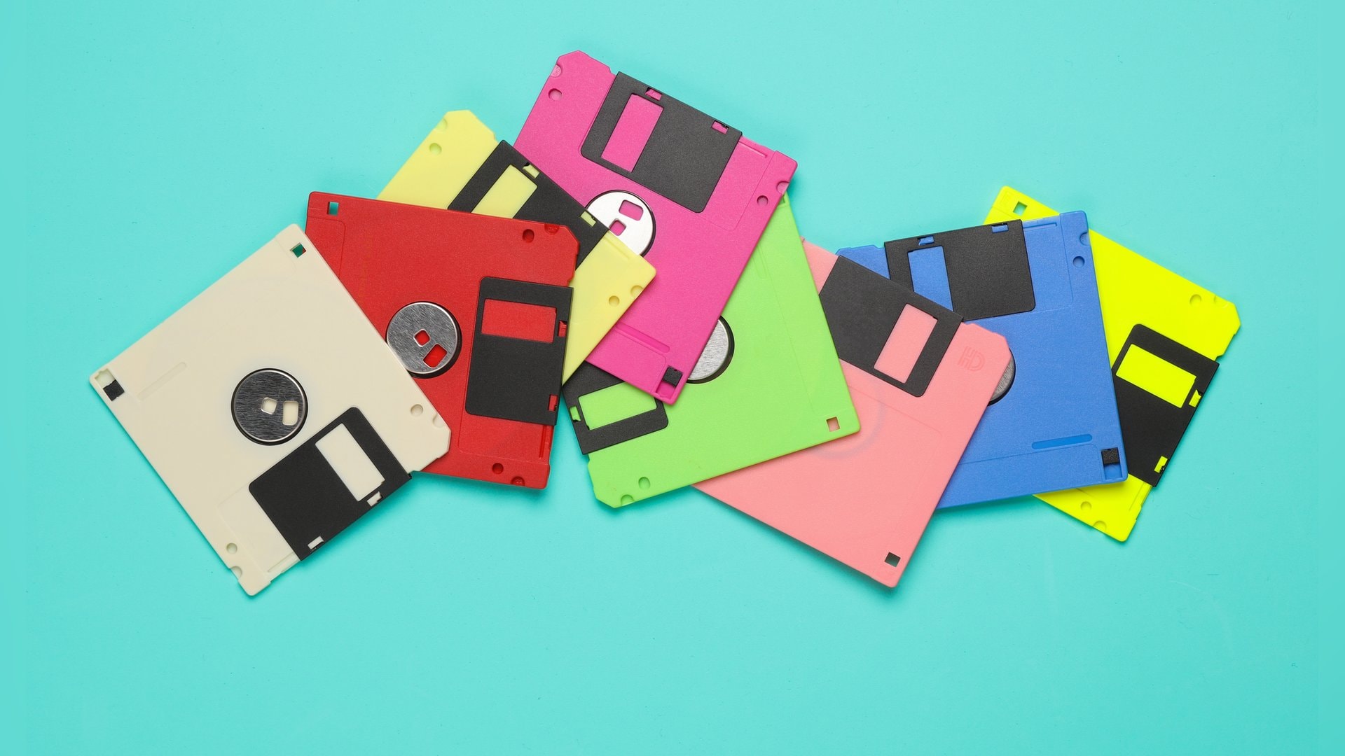 Disketten waren ab den 1980er-Jahren das am weitesten verbreitete Speichermedium auf Computern. Kinder und Jugendliche wissen das heute mehrheitlich nur noch theoretisch, wie eine Studie des Digitalverbands Bitkom zeigt. Das sind die Resultate im Detail.