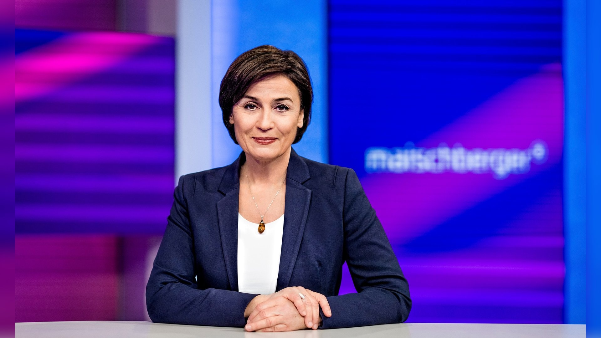 Sandra Maischberger diskutiert meist dienstags und mittwochs in ihrer ARD-Talkshow mit prominenten Gästen.
